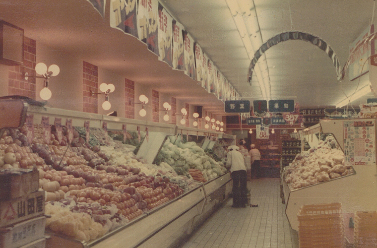 平成12年に松浦郡吉井町（現 佐世保市吉井町）に本店移転